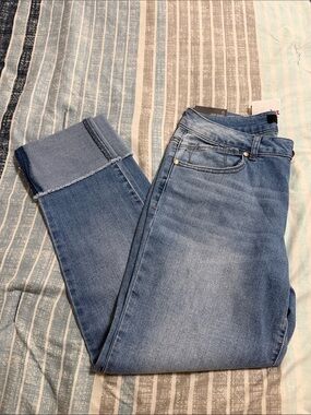 Taylor Light Blue Cropped Jeans with Raw Hem